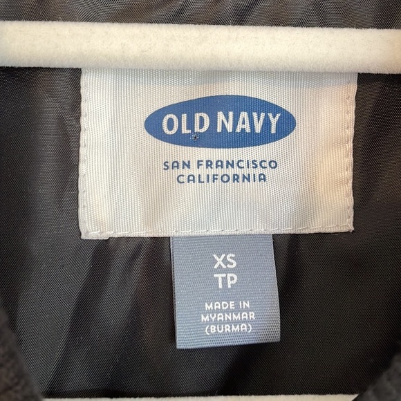 Old Navy puffer vest - Picture 4 of 5